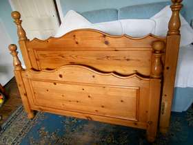 Freecycle Pine bed head & foot board - double bed size