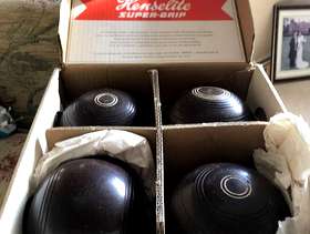 Freecycle Henselite lawn bowls