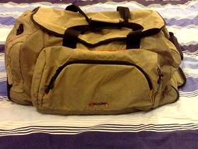 Freecycle Large hold all with pull-along handle