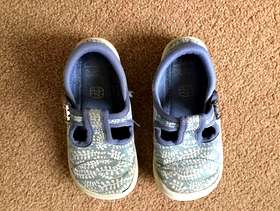 Freecycle Clarks 'Doodle' Shoes, size 6 1/2F (infants) - £3.00