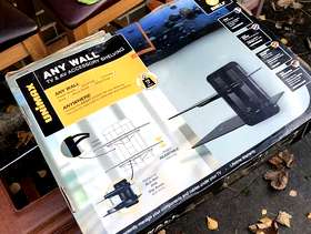 Freecycle TV and AV accessory shelving