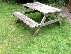 Freecycle Picnic table