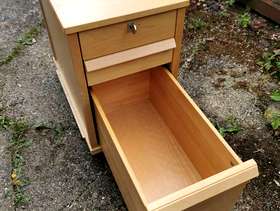 Freecycle Narrow set of drawers