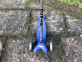 Freecycle Blue micro scooter