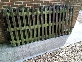 Freecycle Picket fencing panels, 2 x 250cm.long, 1 x 210cm