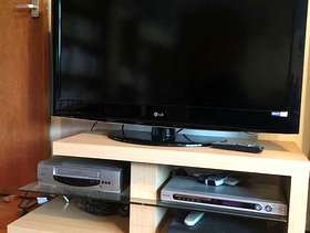 Freecycle Wooden TV/Electronic equipment stand