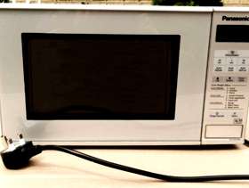 Freecycle Panasonic Microwave Oven 800W in silver grey
