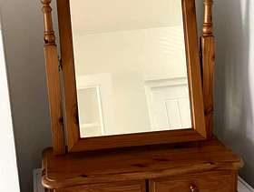 Freecycle Mirror set with Drawers to sit on top of furniture