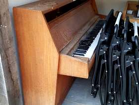 Freecycle Challen Upright Acoustic Piano