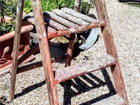 Freecycle Small vintage wooden steps
