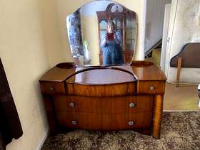 Freecycle Dressing table