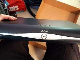 Freecycle Sky plus hd box with remote and cables
