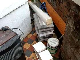 Freecycle Random items in forecourt Powerscourt Road help yourself