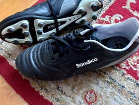 Freecycle Football boots