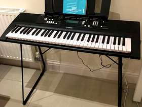 Freecycle Yamaha EZ-220 Portable Keyboard with Yamaha L2C keyboard stand