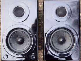 Freecycle AktiMate Micro speakers