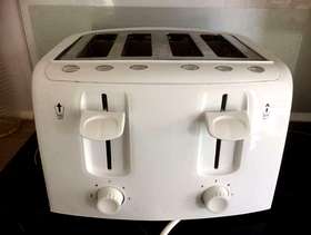 Freecycle 4 slice toaster