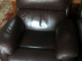 Freecycle FREE: 2 Comfy leather armchairs.