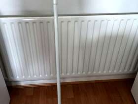 Freecycle Adjustable Shower Curtain Pole