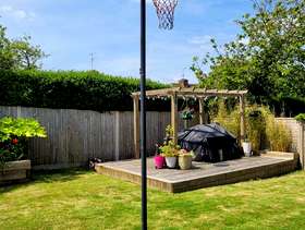 Freecycle Free standing netball net