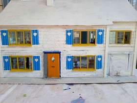 Freecycle Doll's House