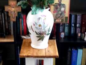 Freecycle Plant / Vase stand/ Occasional table