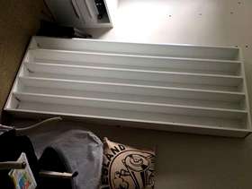 Freecycle White wall mounted CD shelving