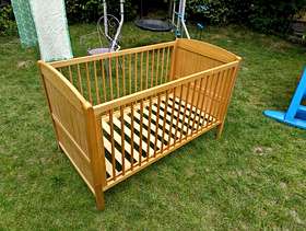 Freecycle Wooden cot bed with adjustable height