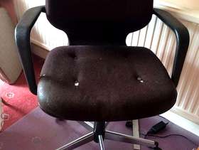 Freecycle Office chair, Retro & Comfy