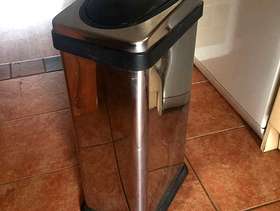 Freecycle Silver slimline bin.