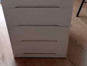 Freecycle Small white 4 drawer chest of drawers