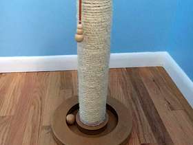 Freecycle Cat scratching post