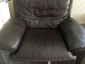 Freecycle 3 seater leather recliner and recliner chair
