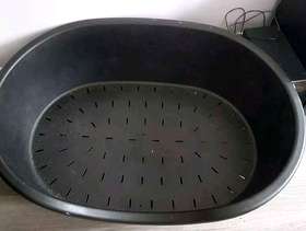Freecycle Extra large plastic dog bed