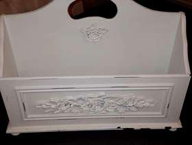 Freecycle Shabby Chic Magazine / Books Holder