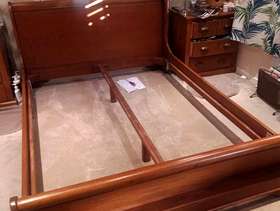 Freecycle Rubin King Size Bed