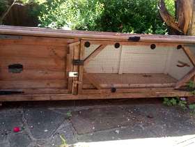 Freecycle Rabbit/guinea pig hutch