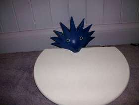 Freecycle Novelty children's Wall Hedgehog Shelf