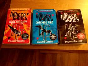 Freecycle 3 x Hunger Games books