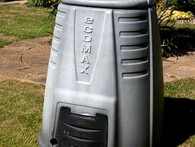 Freecycle Compost bin