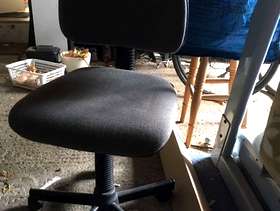 Freecycle Desk Chair