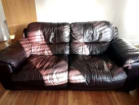 Freecycle 2 Seats leather sofa in very good condition