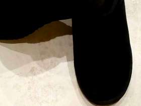 Freecycle Woman's low black suede ugg boots