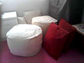 Freecycle 2 Cube Beanbag Footstools & 4 Cushions