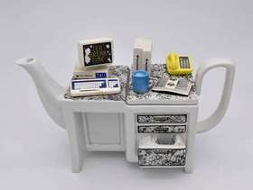 Freecycle Novelty Teapot