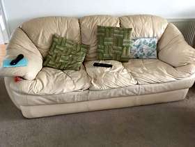 Freecycle Leather sofas , 3.2 and 1 seater
