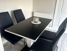Freecycle Dining table and 4 chairs