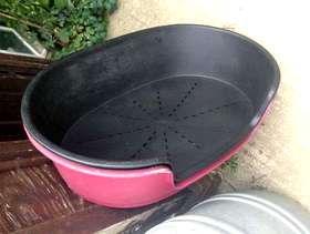 Freecycle 2 x Sturdy plastic dog beds