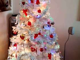 Freecycle 6ft white artificial christmas tree