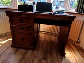 Freecycle Computer/office table